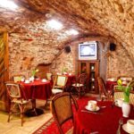 Ravintola, Monte Kristo Hotel