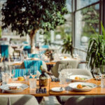 Ravintola Kolanāde. Mūsu Stāsti, Riika