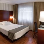 Yhden hengen huone, Zenit Malaga