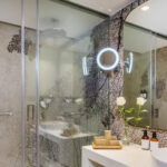 Esimerkkikuva Superior Premium -huoneen kylpyhuoneesta, Barcelo Malaga