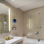 Esimerkkikuva Superior-huoneen kylpyhuoneesta, Barcelo Malaga