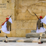 Syntagman aukiolla tapahtuva vahdinvaihto