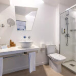 Esimerkkikuva pienen Double-huoneen kylpyhuoneesta, BH Atarazanas Malaga Boutique Hotel