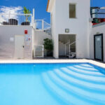 Pieni uima-allas kattoterassilla, Exe Malaga Museos