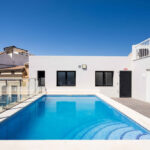 Pieni uima-allas kattoterassilla, Exe Malaga Museos