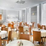 Hotellin aamiaishuone