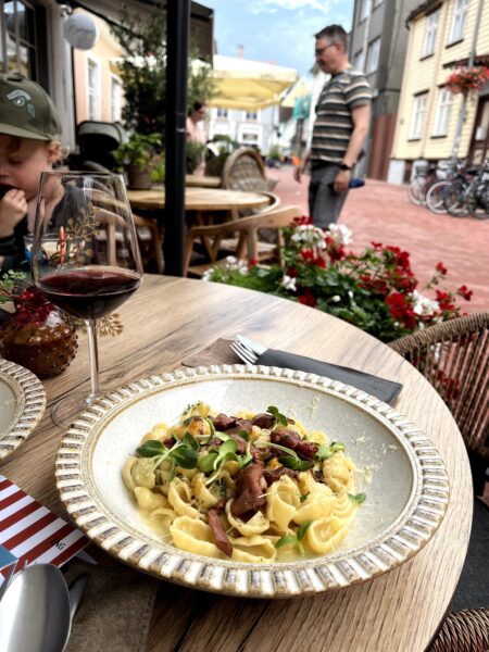 Rööm - herkullista ruokaa ydinkeskustassa