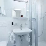 Sveitsi, Lugano. Hotel Zurigo Downtown kylpyhuone